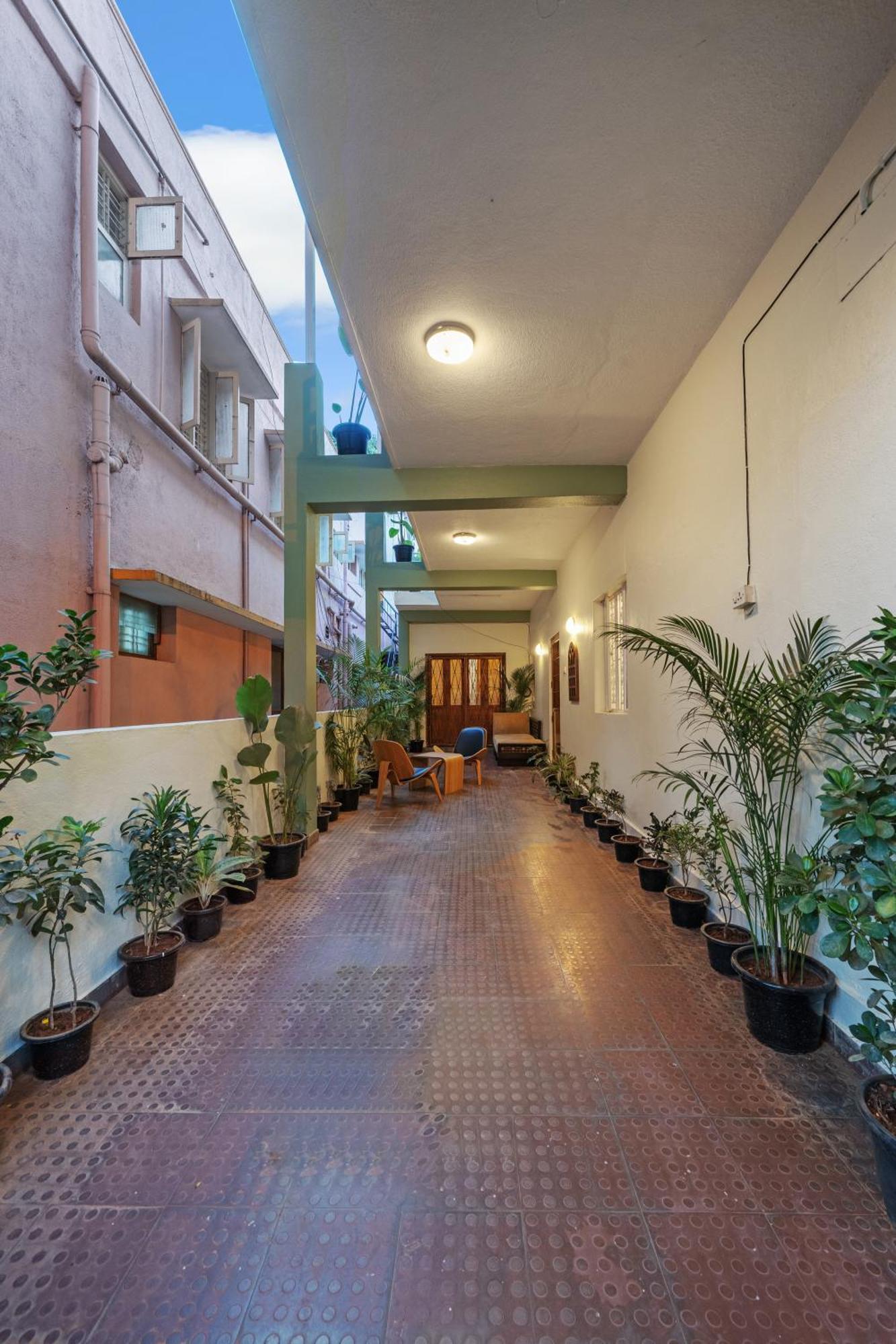 Вилла House Of 2 Tress Penthouse Бангалор Экстерьер фото