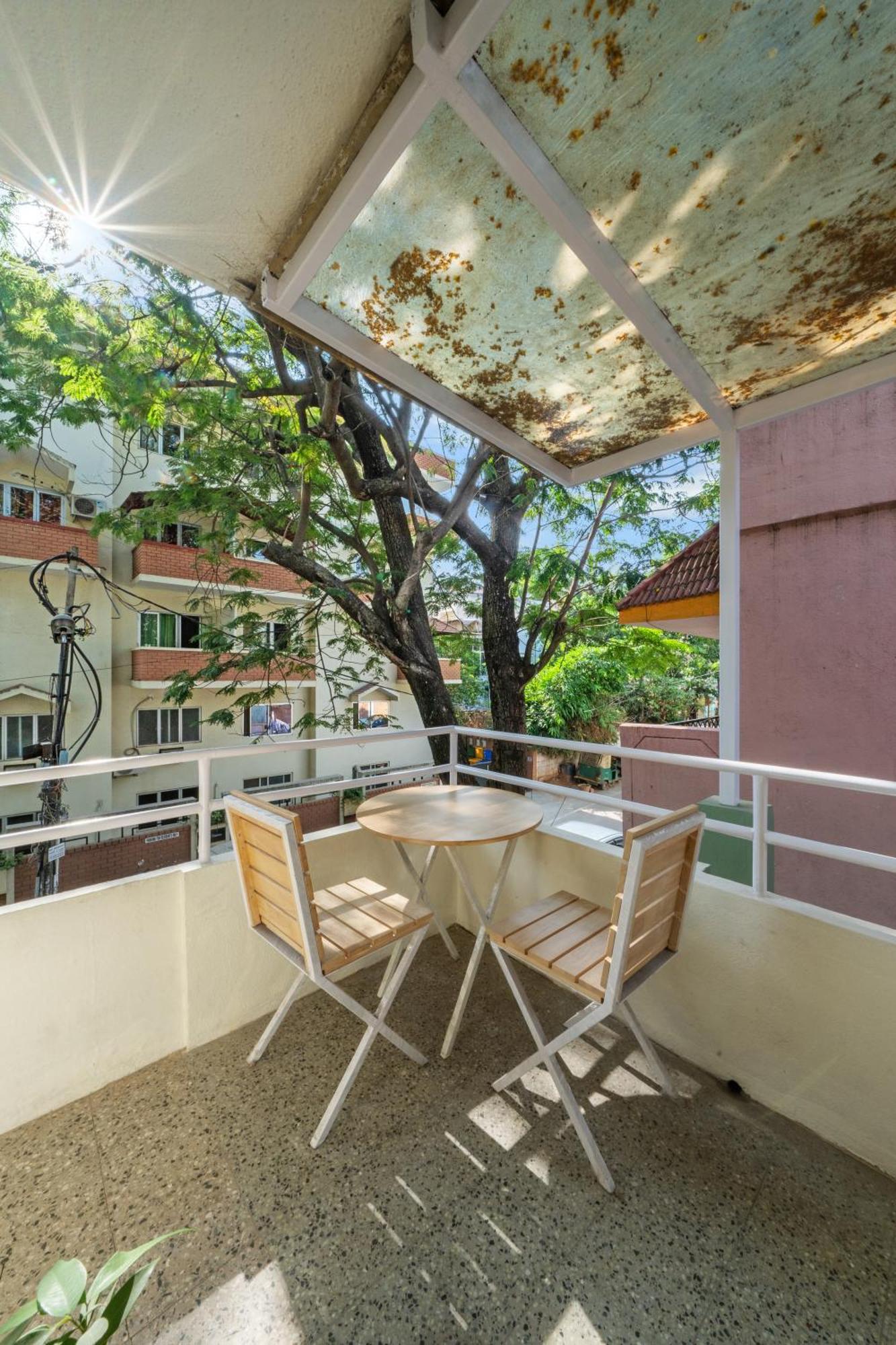 Вилла House Of 2 Tress Penthouse Бангалор Экстерьер фото